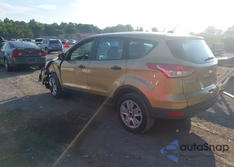 2015 Ford Escape S z USA, uszkodzony, nr VIN 1FMCU0F77FUB56040